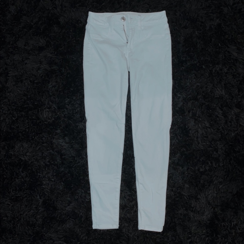 american eagle white jeans. size us 2.